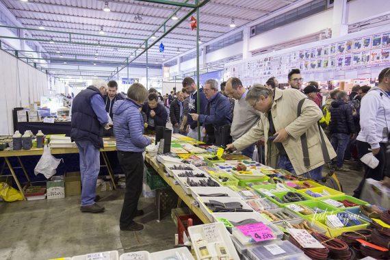 radioamatore-fiera-pordenone-2017-primo-giorno-80 radioamatore fiera pordenone 2017 primo giorno 80 570x380 Il grande Market per fare shopping tecnologico in fiera
